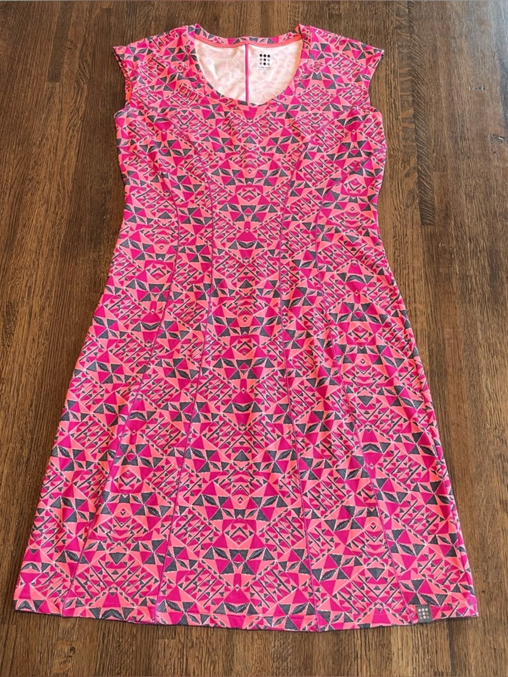 Title Nine Dream Dress Pink Gray Geometric Print Athletic Size Small